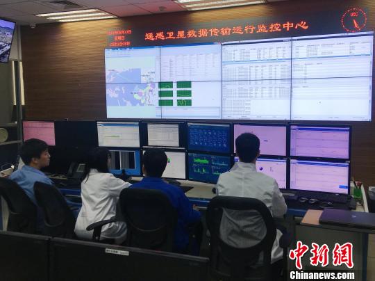 中国遥感卫星地面站北京本部数据传输运行监控中心现场。中<font color=